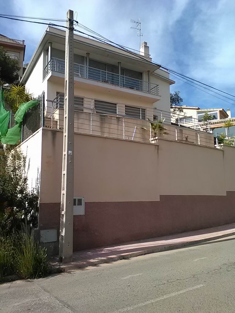 Home in Metric Way